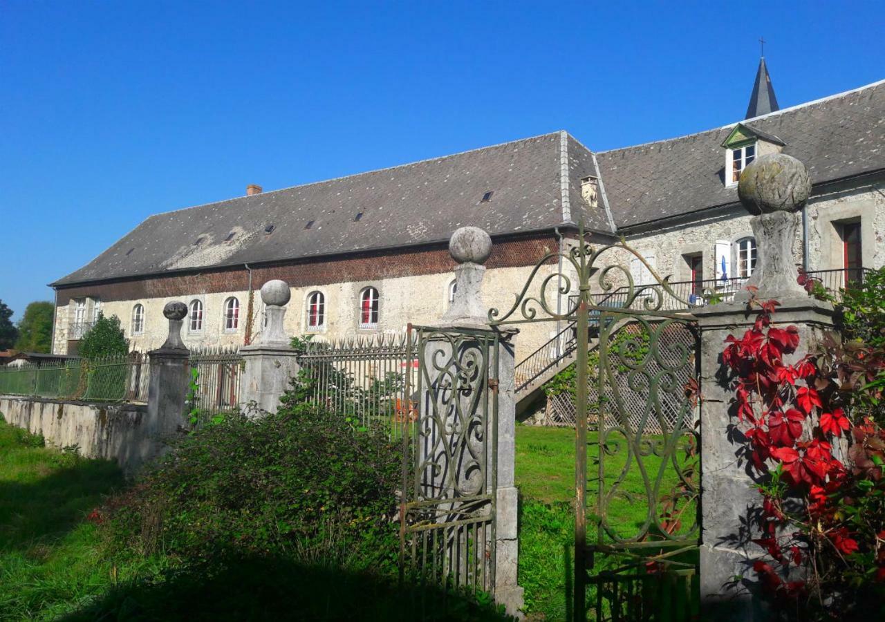 Domaine Lou Castet Bed & Breakfast Tuzaguet Екстериор снимка